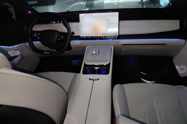 Used VOYAH COURAGE 2024 Long-Range Supercharge Edition Interior 2