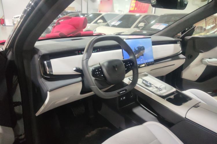 Used VOYAH COURAGE 2024 Long-Range Supercharge Edition Interior 2