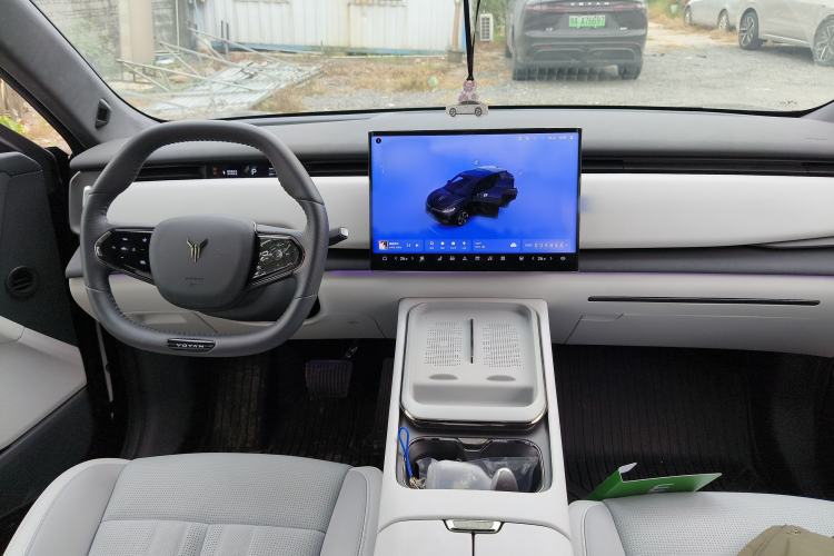 Used VOYAH COURAGE 2024 Long-Range Supercharge Edition Interior 3