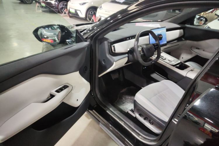 Used VOYAH COURAGE 2024 Long-Range Supercharge Edition Interior 3