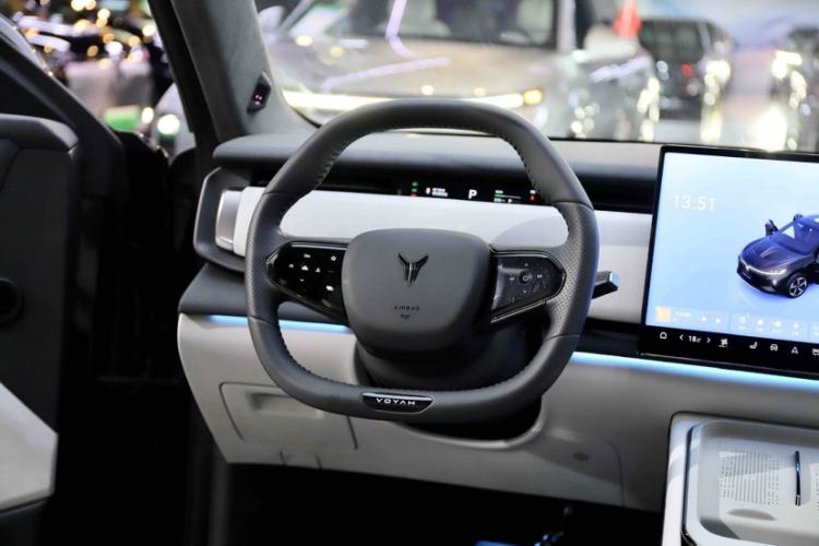 Used VOYAH COURAGE 2024 Long-Range Supercharge Edition Interior 6