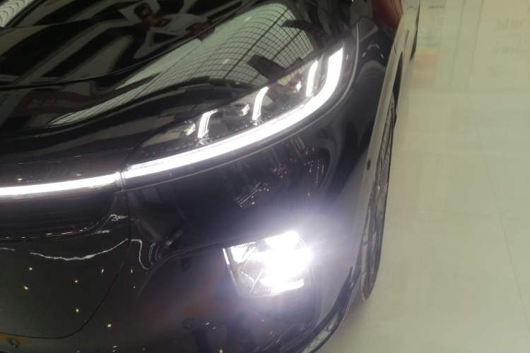 Used VOYAH COURAGE 2024 Long-Range Smart Edition Left Front Headlight