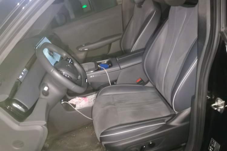 Used VOYAH COURAGE 2024 Four-Wheel Drive Global Edition Left Front Seat