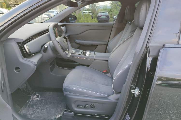 Used VOYAH COURAGE 2024 Four-Wheel Drive Global Edition Left Front Seat