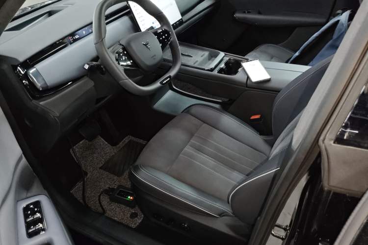 Used VOYAH COURAGE 2024 Four-Wheel Drive Global Edition Left Front Seat