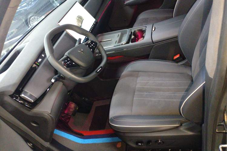 Used VOYAH COURAGE 2024 Four-Wheel Drive Global Edition Left Front Seat
