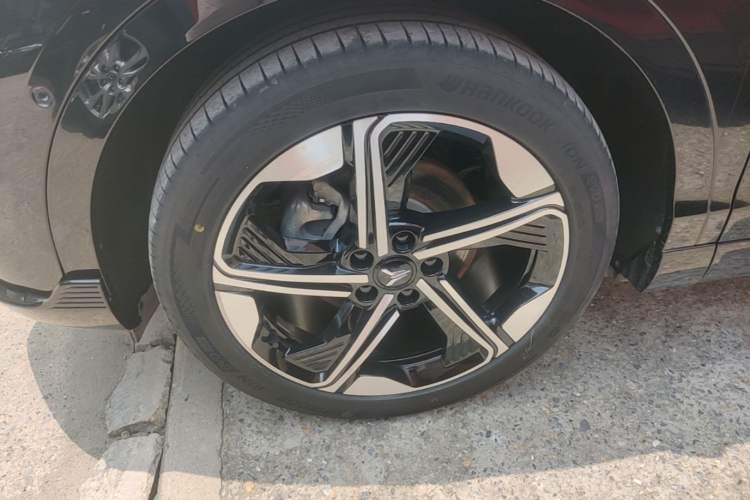 Used VOYAH COURAGE 2024 Long-Range Supercharge Edition Left Front Wheel Hub