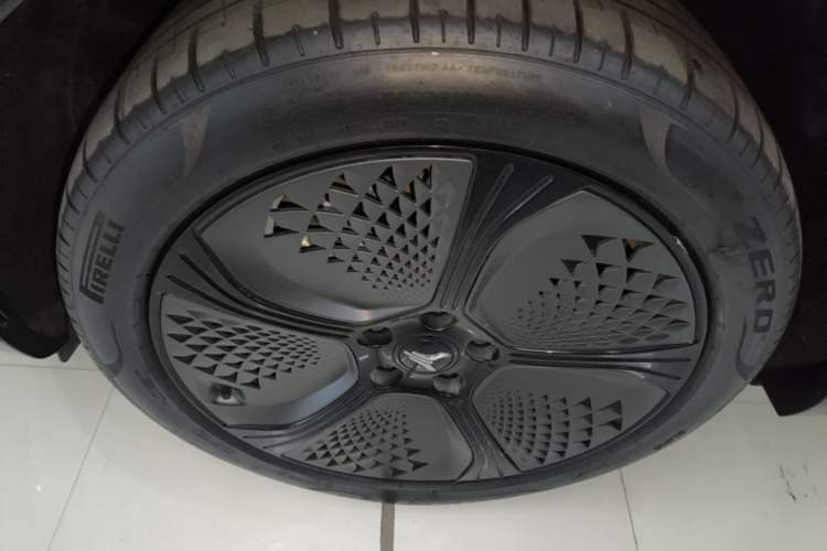 Used VOYAH COURAGE 2024 Four-Wheel Drive Global Edition Left Front Wheel Hub