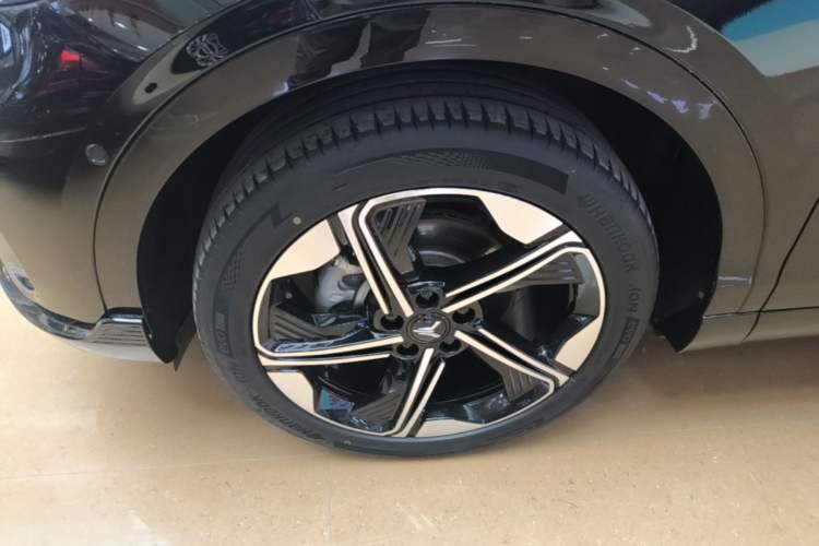 Used VOYAH COURAGE 2024 Long-Range Supercharge Edition Left Front Wheel Hub