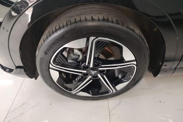 Used VOYAH COURAGE 2024 Long-Range Smart Edition Left Front Wheel Hub