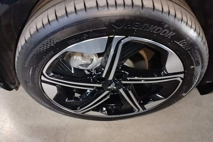 Used VOYAH COURAGE 2024 Long-Range Supercharge Edition Left Front Wheel Hub