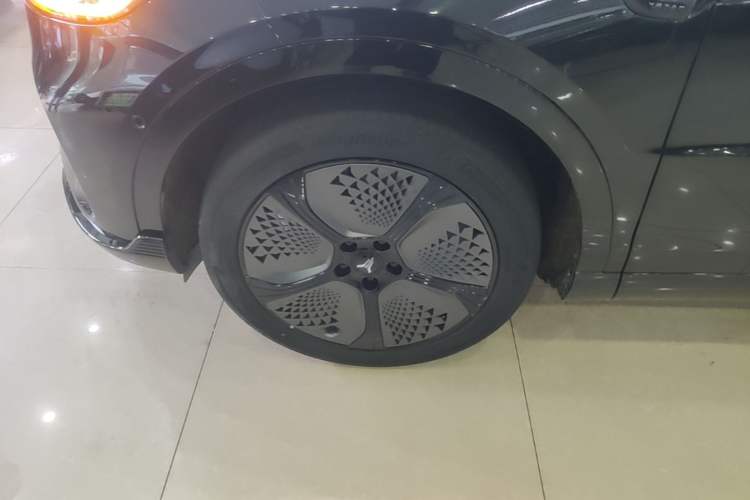 Used VOYAH COURAGE 2024 Long-Range Supercharge Edition Left Front Wheel Hub