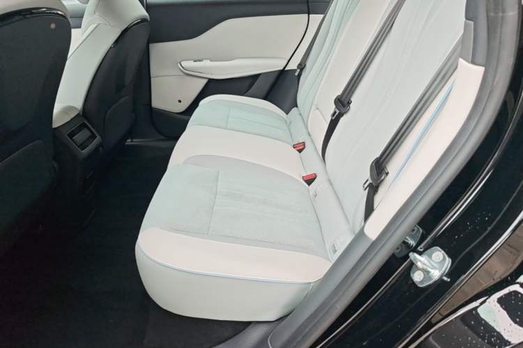 Used VOYAH COURAGE 2024 Long-Range Supercharge Edition Left Rear Seat