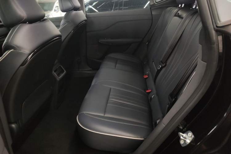 Used VOYAH COURAGE 2024 Long-Range Smart Edition Left Rear Seat