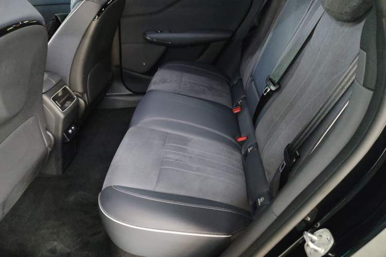 Used VOYAH COURAGE 2024 Four-Wheel Drive Global Edition Left Rear Seat