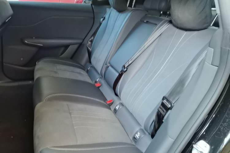 Used VOYAH COURAGE 2024 Long-Range Supercharge Edition Left Rear Seat