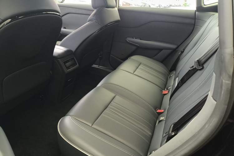 Used VOYAH COURAGE 2024 Long-Range Smart Edition Left Rear Seat