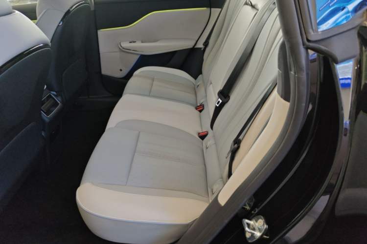 Used VOYAH COURAGE 2024 Long-Range Smart Edition Left Rear Seat