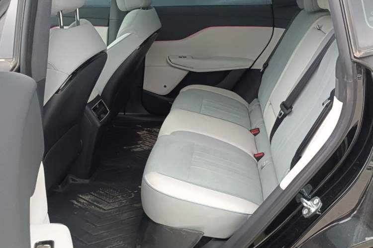 Used VOYAH COURAGE 2024 Long-Range Supercharge Edition Left Rear Seat