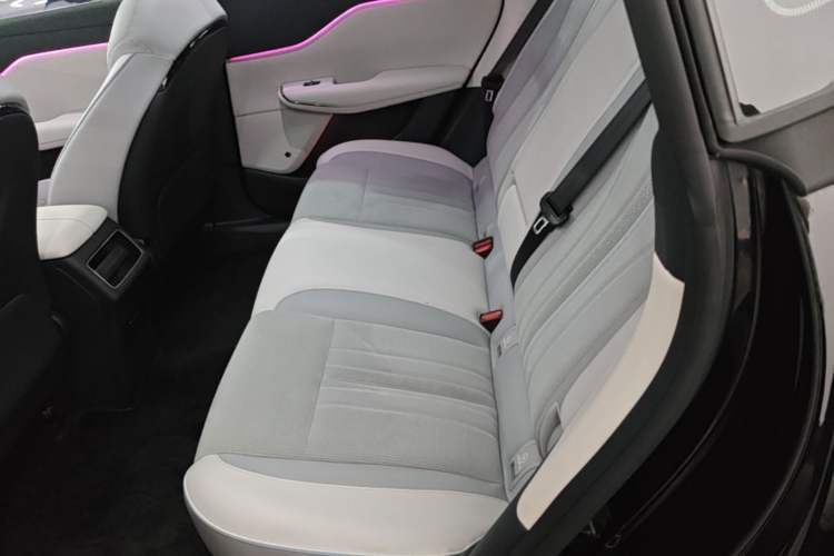 Used VOYAH COURAGE 2024 Long-Range Supercharge Edition Left Rear Seat