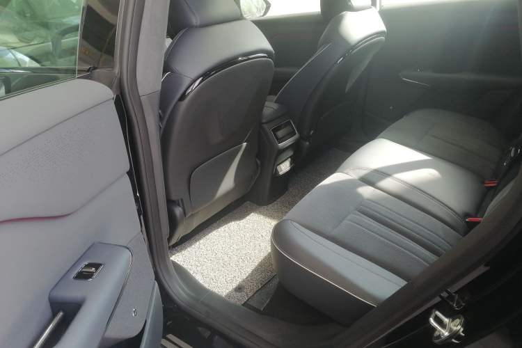 Used VOYAH COURAGE 2024 Four-Wheel Drive Global Edition Left Rear Seat