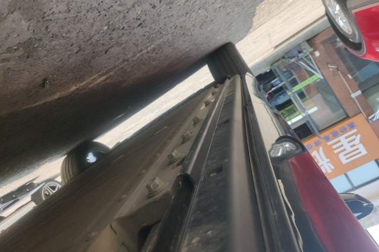 Used VOYAH COURAGE 2024 Long-Range Supercharge Edition Left Side Sill