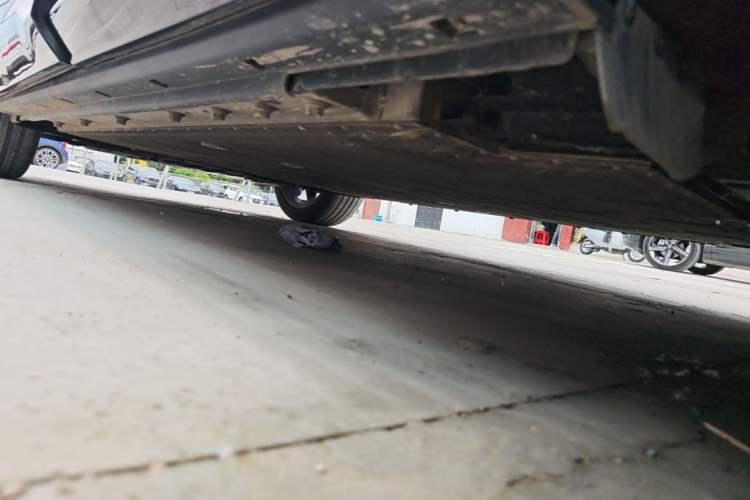 Used VOYAH COURAGE 2024 Long-Range Supercharge Edition Left Side Sill