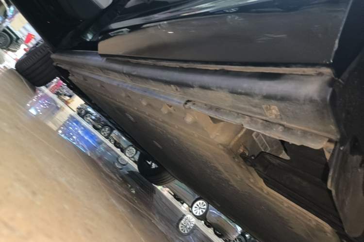 Used VOYAH COURAGE 2024 Long-Range Supercharge Edition Left Side Sill