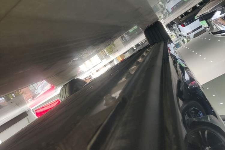 Used VOYAH COURAGE 2024 Long-Range Smart Edition Left Side Sill