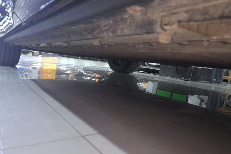 Used VOYAH COURAGE 2024 Four-Wheel Drive Global Edition Left Side Sill