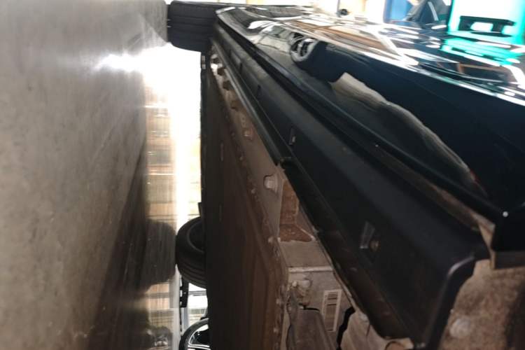 Used VOYAH COURAGE 2024 Long-Range Smart Edition Left Side Sill