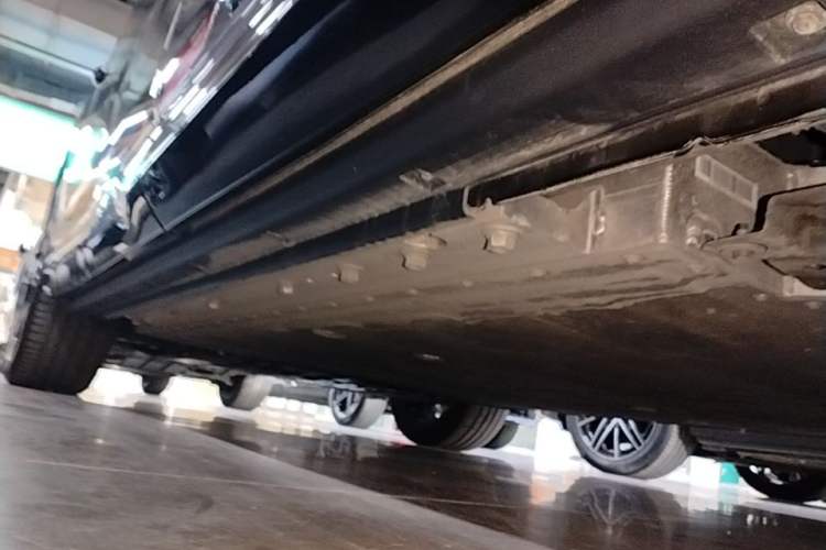 Used VOYAH COURAGE 2024 Long-Range Supercharge Edition Left Side Sill