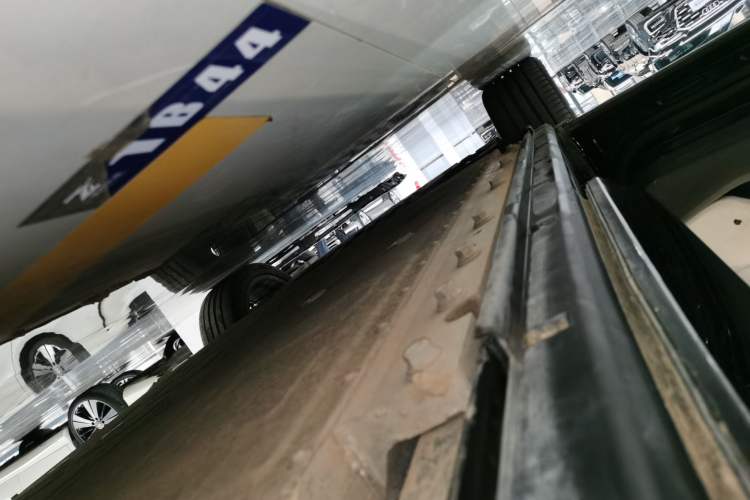 Used VOYAH COURAGE 2024 Long-Range Supercharge Edition Left Side Sill