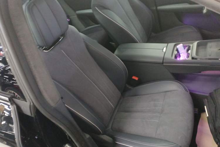 Used VOYAH COURAGE 2024 Four-Wheel Drive Global Edition Right Front Seat