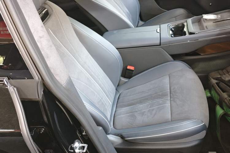Used VOYAH COURAGE 2024 Long-Range Supercharge Edition Right Front Seat