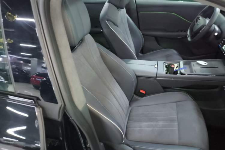 Used VOYAH COURAGE 2024 Four-Wheel Drive Global Edition Right Front Seat