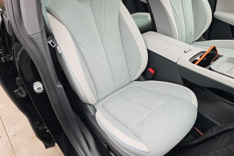 Used VOYAH COURAGE 2024 Long-Range Supercharge Edition Right Front Seat