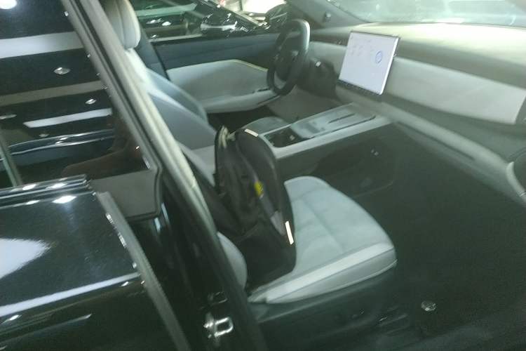 Used VOYAH COURAGE 2024 Long-Range Supercharge Edition Right Front Seat