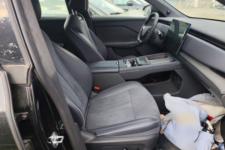 Used VOYAH COURAGE 2024 Four-Wheel Drive Global Edition Right Front Seat