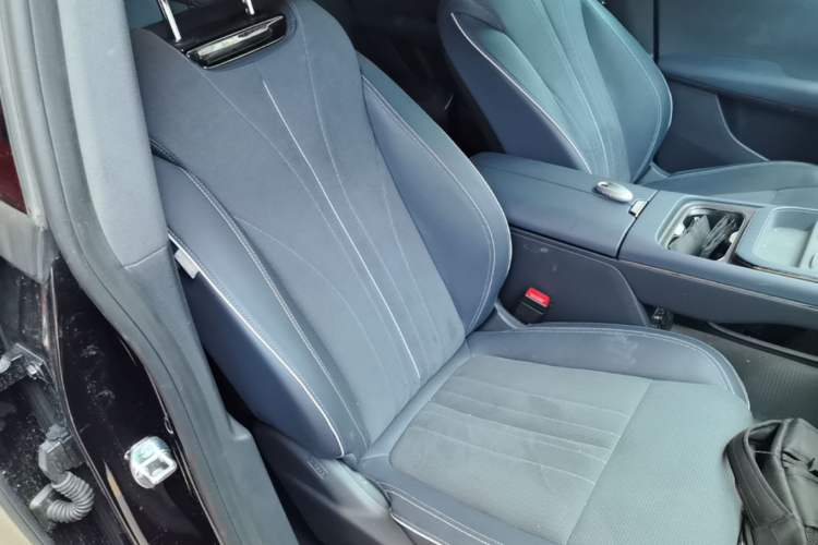 Used VOYAH COURAGE 2024 Long-Range Supercharge Edition Right Front Seat