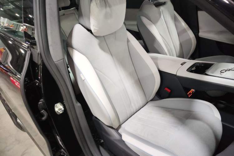 Used VOYAH COURAGE 2024 Long-Range Supercharge Edition Right Front Seat