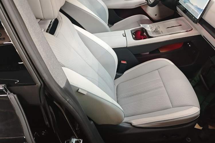 Used VOYAH COURAGE 2024 Long-Range Smart Edition Right Front Seat