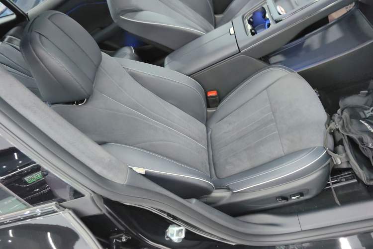 Used VOYAH COURAGE 2024 Four-Wheel Drive Global Edition Right Front Seat