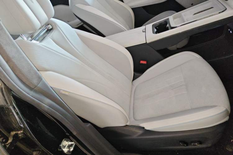 Used VOYAH COURAGE 2024 Long-Range Supercharge Edition Right Front Seat