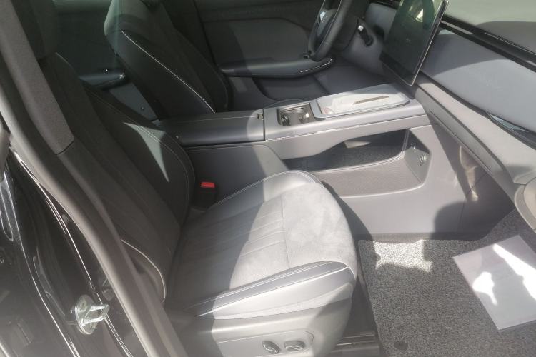 Used VOYAH COURAGE 2024 Four-Wheel Drive Global Edition Right Front Seat