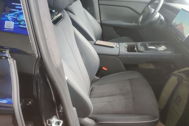 Used VOYAH COURAGE 2024 Four-Wheel Drive Global Edition Right Front Seat