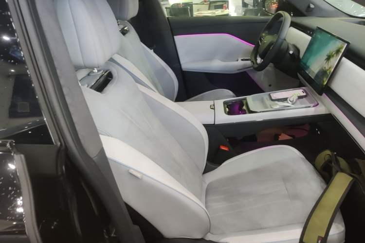 Used VOYAH COURAGE 2024 Long-Range Supercharge Edition Right Front Seat