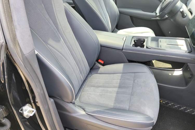 Used VOYAH COURAGE 2024 Four-Wheel Drive Global Edition Right Front Seat