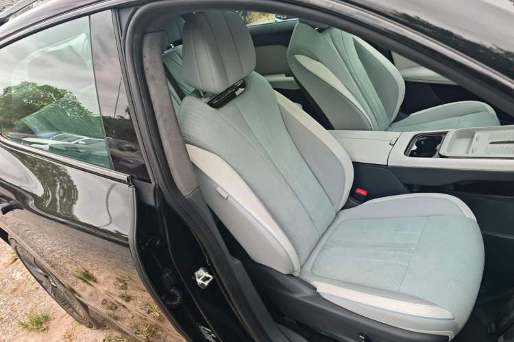 Used VOYAH COURAGE 2024 Long-Range Supercharge Edition Right Front Seat