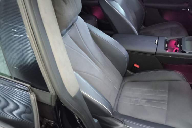 Used VOYAH COURAGE 2024 Four-Wheel Drive Global Edition Right Front Seat